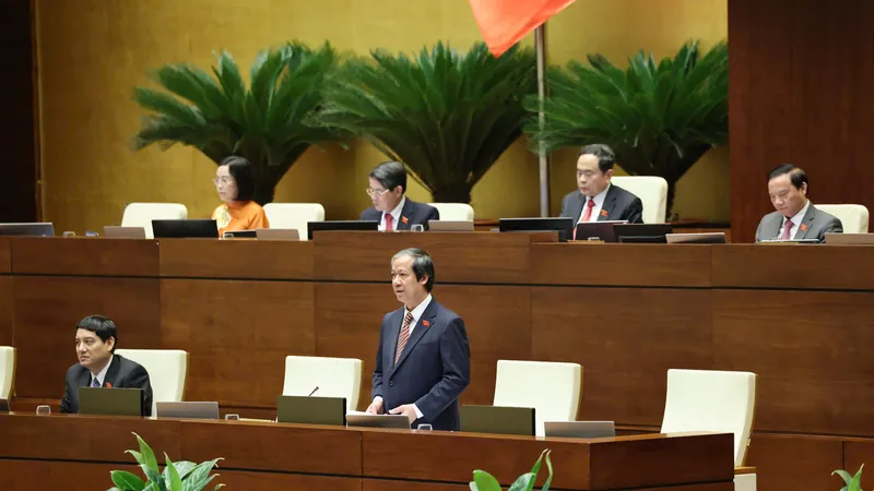 Phiên thảo luận về 2 nghị quyết. Ảnh: QUANG PHÚC