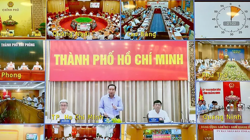 Chủ tịch UBND TPHCM: Cuối năm 2025, TPHCM sẽ giải quyết thủ tục hành chính phi địa giới hành chính