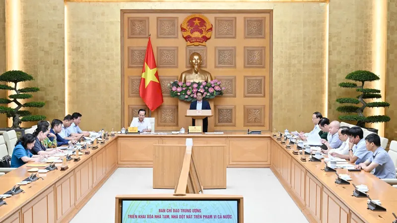 Thủ tướng Phạm Minh Chính phát biểu tại phiên họp. Ảnh: VIẾT CHUNG