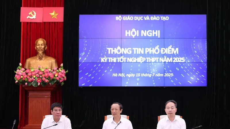 Lãnh đạo Bộ GD-ĐT chủ trì hội nghị công bố phổ điểm