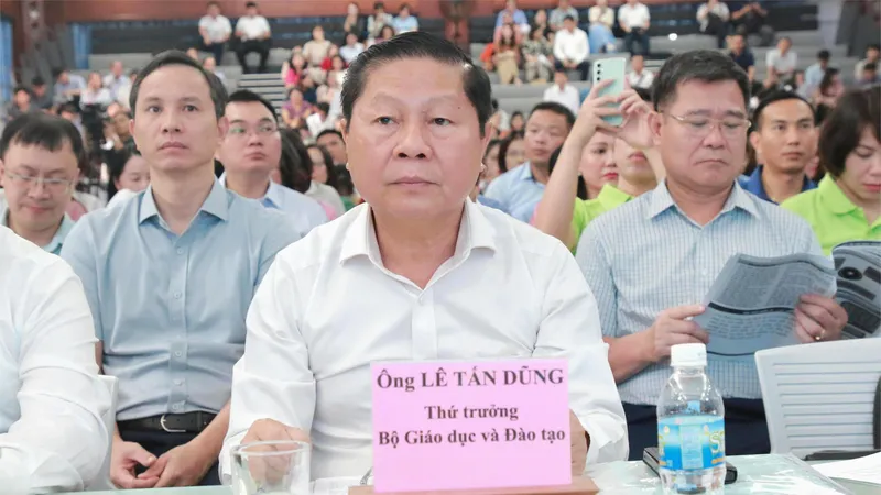Thứ trưởng Bộ GD-ĐT Lê Tấn Dũng