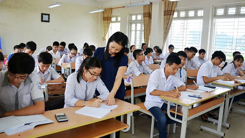 Sử dụng nguyên sách giáo khoa đã được lựa chọn để dạy học trong năm học 2025 - 2026