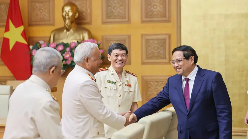 Thủ tướng Phạm Minh Chính gặp mặt, tri ân Ban Liên lạc công an chi viện chiến trường miền Nam. Ảnh: VIẾT CHUNG