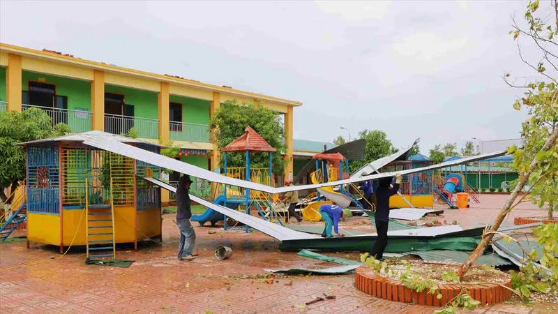 Trường học ở tỉnh Nghệ An khắc phục thiệt hại sau bão số 5