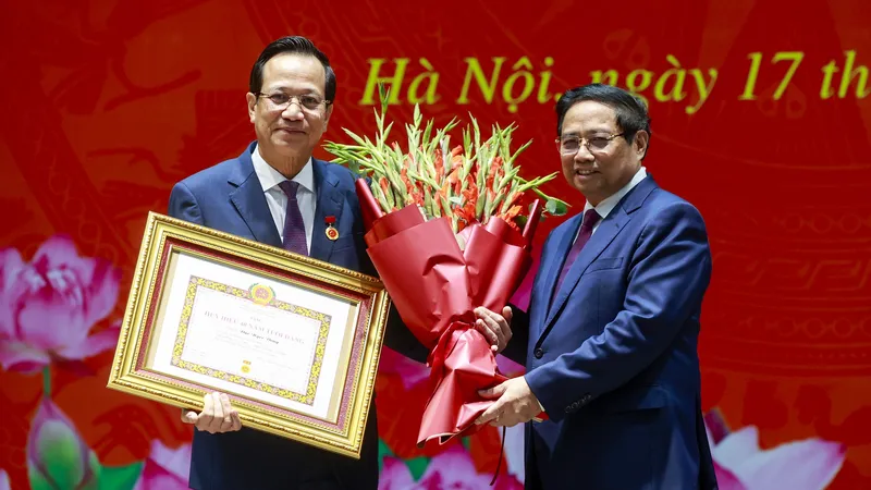 Thủ tướng chúc mừng đồng chí Đào Ngọc Dung