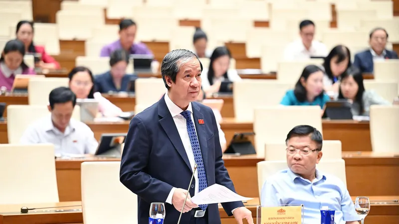 Bộ trưởng Bộ GD-ĐT Nguyễn Kim Sơn giải trình tại phiên thảo luận