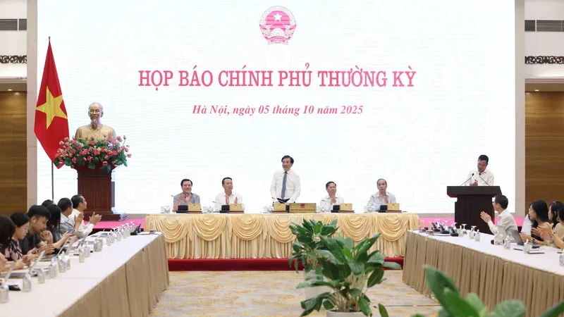 Họp báo Chính phủ thường kỳ, chiều 5-10. Ảnh: QUANG PHÚC