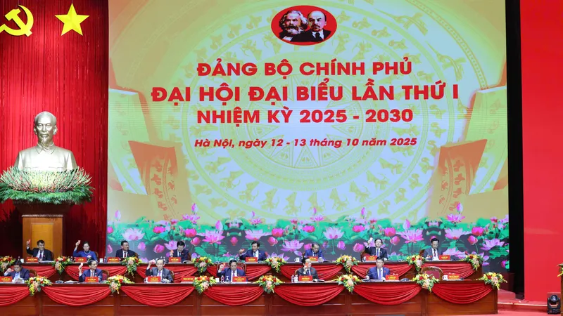 Phiên chính thức Đại hội đại biểu Đảng bộ Chính phủ lần thứ I, nhiệm kỳ 2025-2030 diễn ra ngày 13-10. Ảnh: VIẾT CHUNG