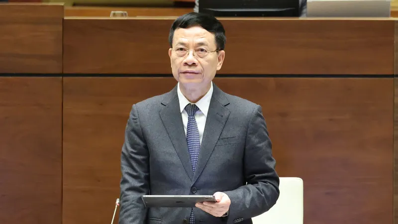 Bộ trưởng Bộ Khoa học và Công nghệ Nguyễn Mạnh Hùng phát biểu giải trình, làm rõ một số vấn đề đại biểu Quốc hội nêu, sáng 21-11. Ảnh QUANG PHÚC