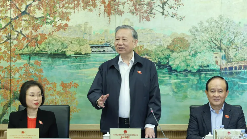 Tổng Bí thư Tô Lâm phát biểu tại phiên thảo luận tổ, sáng 25-11. Ảnh QUANG PHÚC