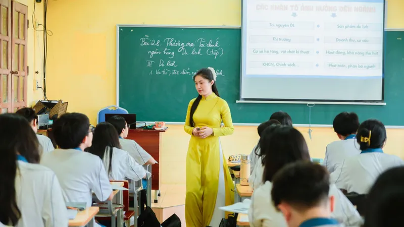 Bộ GD-ĐT đề nghị hoàn thành dứt điểm việc sắp xếp các cơ sở giáo dục trước ngày 31-12-2025