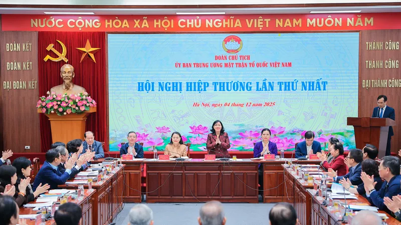 Toàn cảnh hội nghị hiệp thương lần thứ nhất