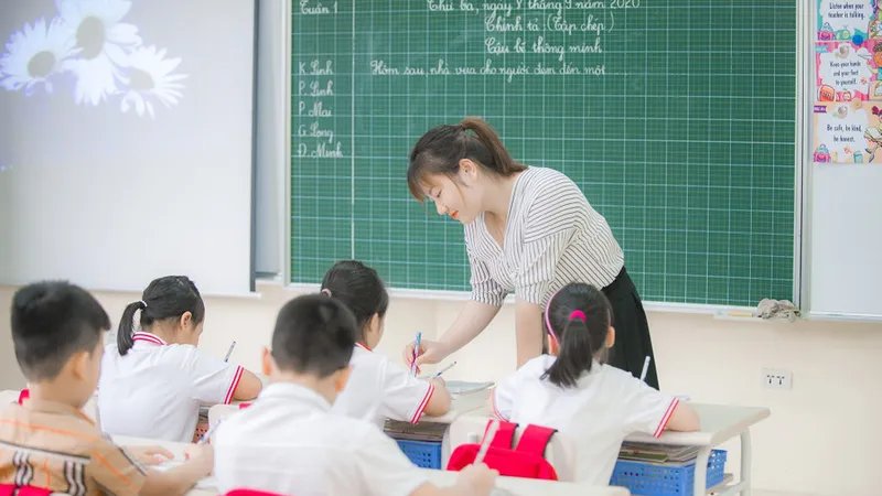 Chính phủ ban hành quy định mới thực hiện nâng trình độ chuẩn được đào tạo của giáo viên mầm non, tiểu học, THCS