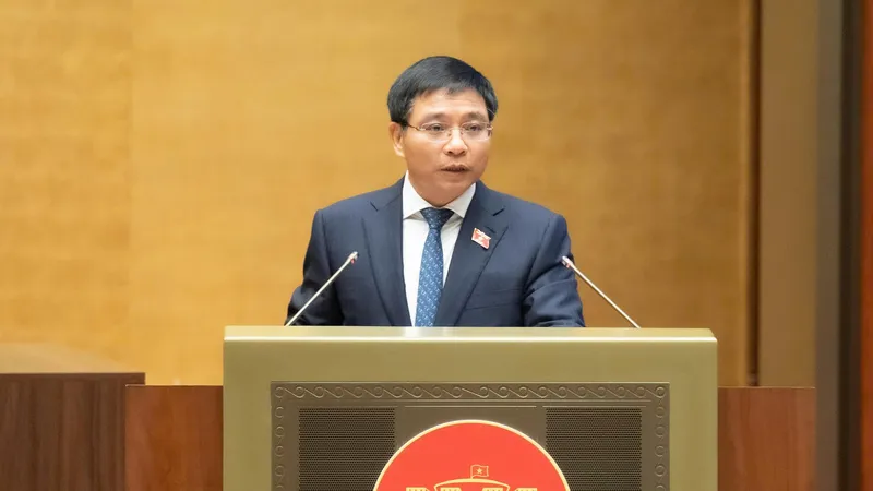 Bộ trưởng Bộ Tài chính Nguyễn Văn Thắng trình bày Báo cáo giải trình, tiếp thu, chỉnh lý dự thảo Luật sửa đổi, bổ sung một số điều của Luật Thuế giá trị gia tăng. Ảnh: QUANG PHÚC
