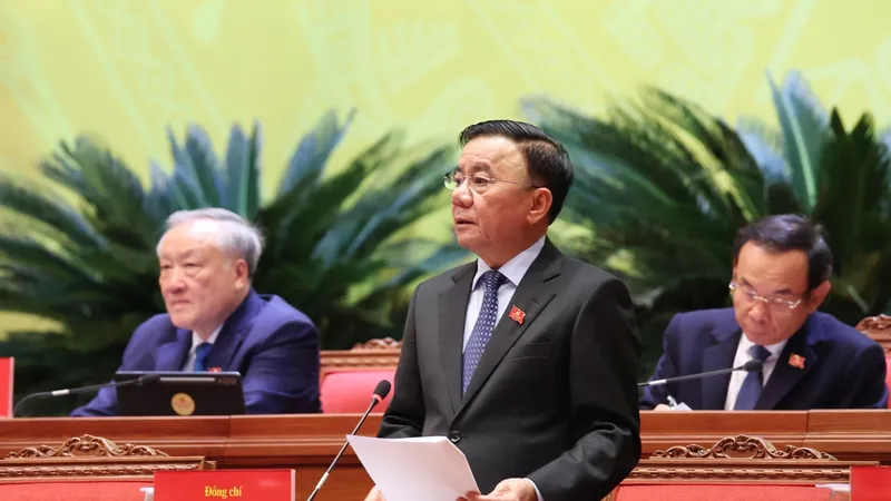 Đồng chí Trần Cẩm Tú, Ủy viên Bộ Chính trị, Thường trực Ban Bí thư điều hành phiên thảo luận buổi chiều. Ảnh: VIẾT CHUNG