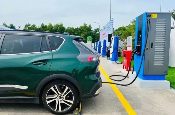 Thủ tướng chỉ thị tiết kiệm năng lượng, phát triển giao thông điện