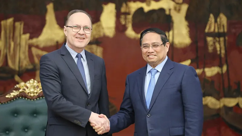 Thủ tướng Phạm Minh Chính tiếp ông Gennady Bezdetko, Đại sứ Liên bang Nga tại Việt Nam, chiều 1-4. Ảnh VIẾT CHUNG