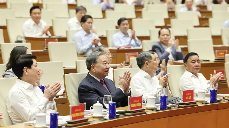 Tổng Bí thư, Chủ tịch nước Tô Lâm và các đại biểu dự hội nghị sáng 13-4. Ảnh: QUANG PHÚC