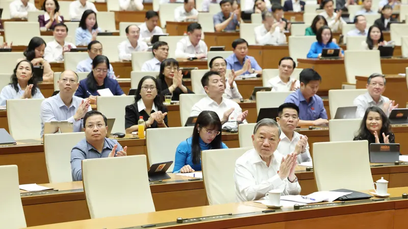 Tổng Bí thư, Chủ tịch nước Tô Lâm và các đại biểu Quốc hội dự phiên họp chiều 23-4. Ảnh: QUANG PHÚC
