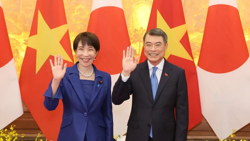 Thủ tướng Lê Minh Hưng và Thủ tướng Nhật Bản Takaichi Sanae. Ảnh: QUANG PHÚC