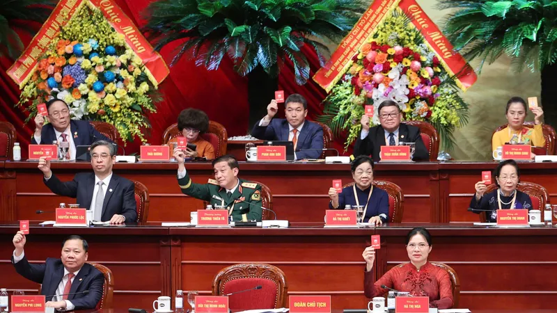Đại hội biểu quyết thông qua Đề án nhân sự Ủy ban Trung ương MTTQ Việt Nam khóa XI, nhiệm kỳ 2026 - 2031. Ảnh: QUANG PHÚC