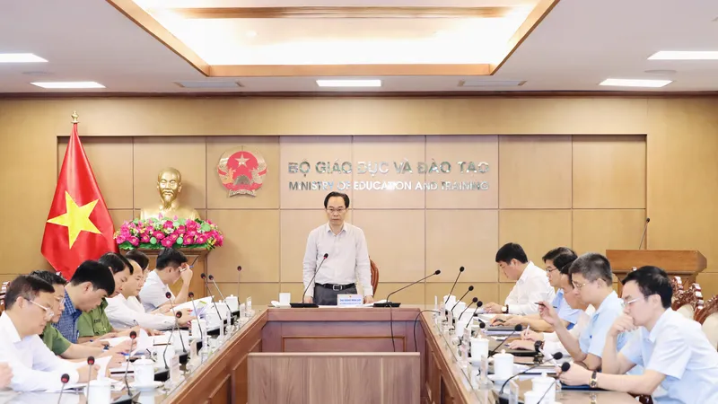 Bộ trưởng Bộ GD-ĐT Hoàng Minh Sơn chủ trì hội nghị trực tuyến toàn quốc quán triệt công tác tổ chức kỳ thi tốt nghiệp THPT năm 2026. Ảnh: THU MINH