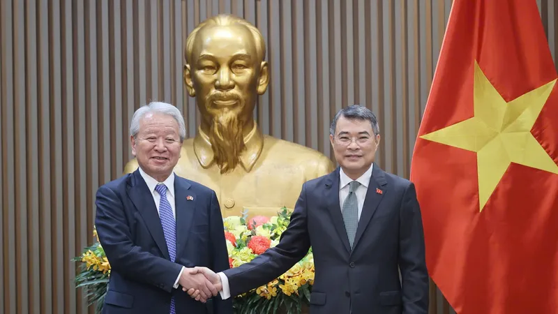 Thủ tướng Lê Minh Hưng tiếp Chủ tịch Cơ quan Hợp tác quốc tế Nhật Bản (JICA) Tanaka Akihiko. Ảnh: VIẾT CHUNG