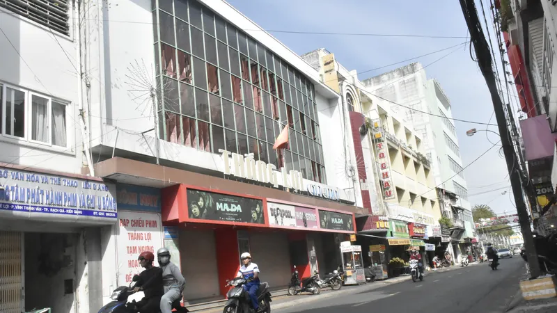 Cơ sở trước đây của Trung tâm Phát hành phim và chiếu bóng ở 18 Lê Lợi, phường Rạch Giá, tỉnh An Giang dôi dư sau sáp nhập. Ảnh: NAM KHÔI