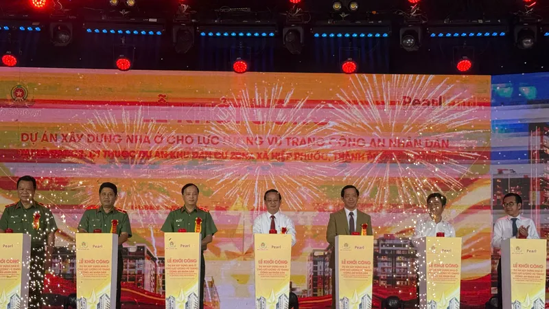 Lễ khởi công Dự án xây dựng nhà ở cho lực lượng vũ trang Công an nhân dân tại xã Hiệp Phước. Ảnh: THANH HIỀN