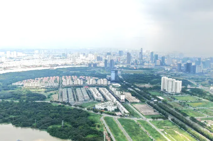 Khu đất tại Khu đô thị mới Thủ Thiêm, TPHCM. Ảnh: HOÀNG HÙNG
