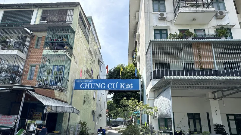 Cư dân Chung cư K26, phường Hạnh Thông (TPHCM) đã vào ở hơn 16 năm nay vẫn chưa được cấp sổ hồng. Ảnh: THANH HIỀN