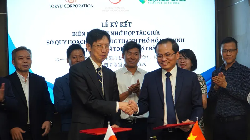 Lễ ký kết Biên bản ghi nhớ hợp tác giữa Sở QH-KT với Tập đoàn Tokyu, Nhật Bản. Ảnh: THANH HIỀN