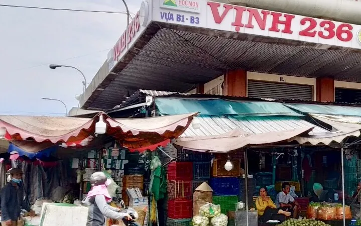 Gần 100% heo nhập chợ đầu mối Hóc Môn có đeo vòng nhận diện