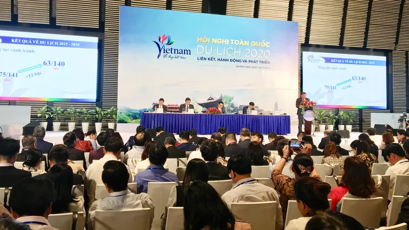 Hàng trăm doanh nghiệp bắt tay nhau tìm cách kích cầu du lịch miền Trung