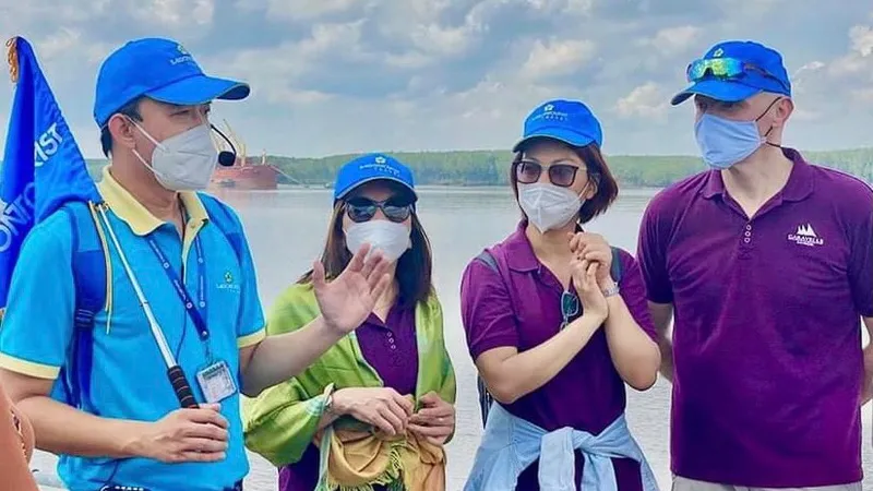 Du khách tham quan Cần Giờ cuối tháng 10-2021
