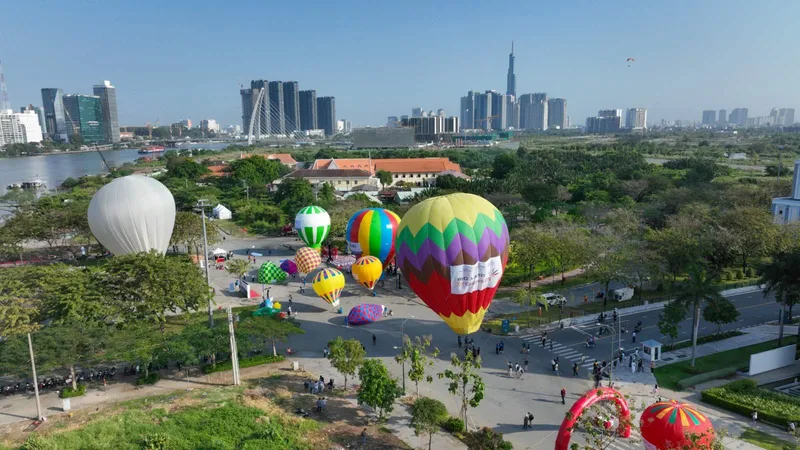 Ngày hội Khinh khí cầu, du thuyền và các hoạt động thể thao dưới nước 