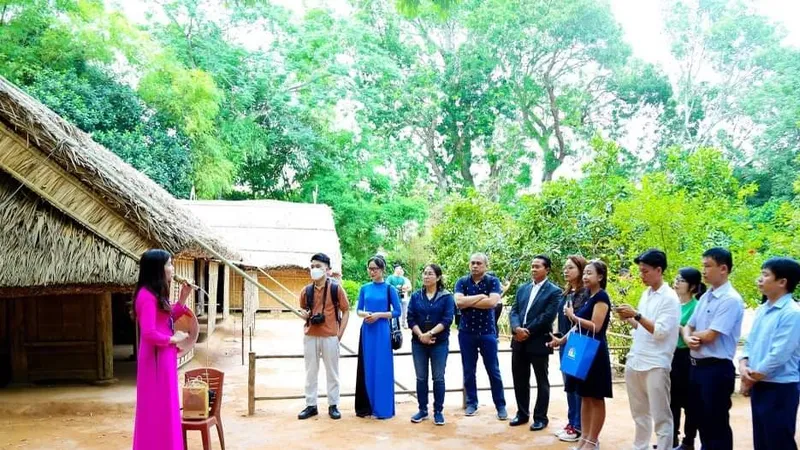 Quảng bá, kết nối du lịch TPHCM với các tỉnh miền Trung