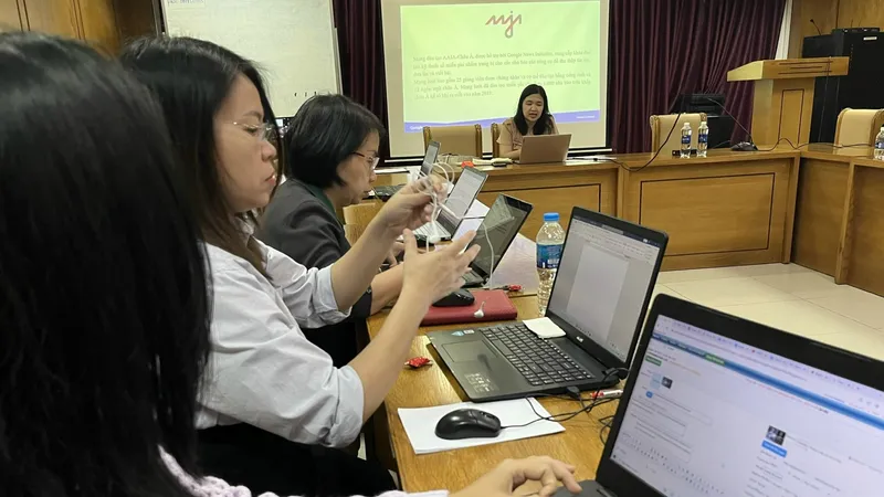 Sử dụng các công cụ trực tuyến trong thời đại số vào quá trình tác nghiệp