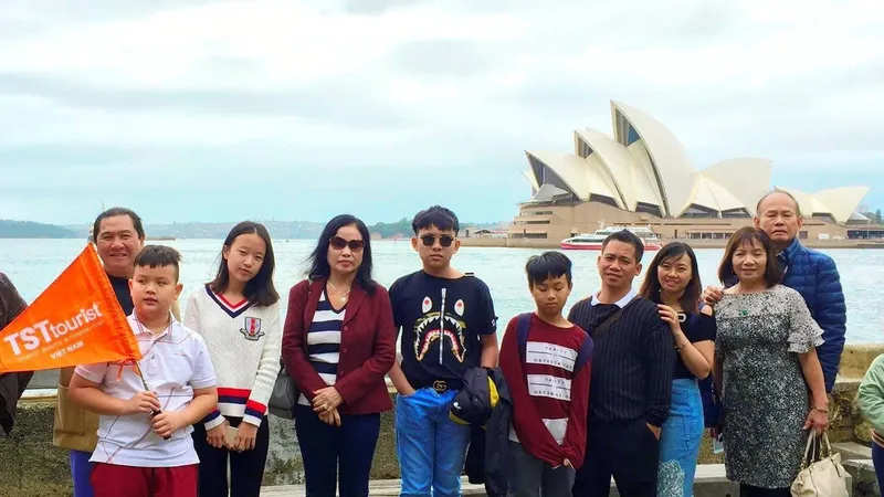 Khách Việt Nam tham quan Australia
