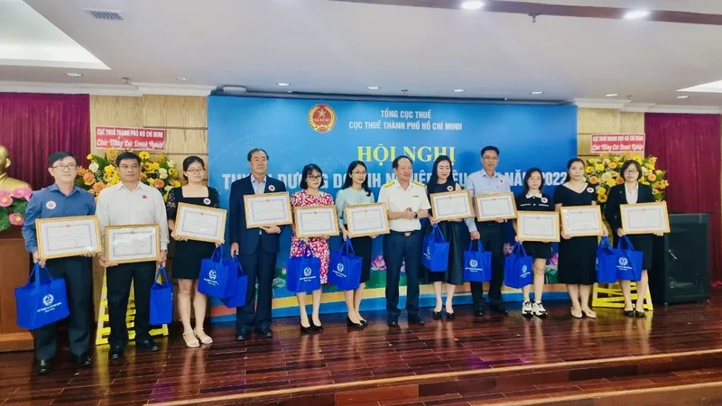 Cục thuế tôn vinh các doanh nghiệp tiêu biểu 