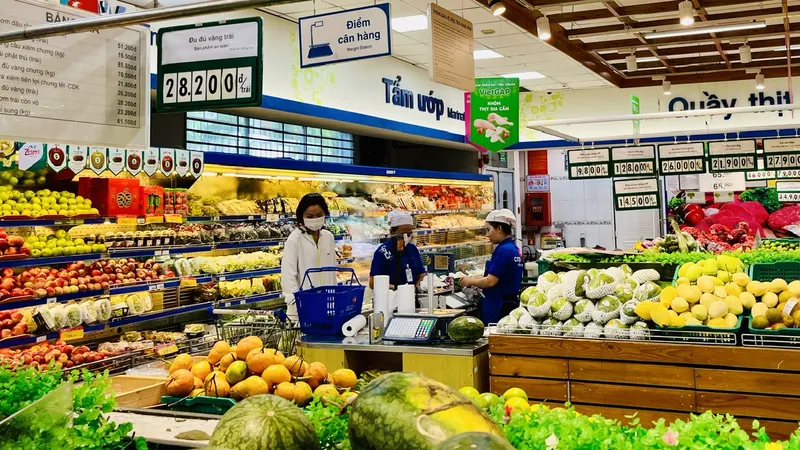 Chợ lẻ, siêu thị mở cửa trở lại, hàng quán phụ thu ngày tết