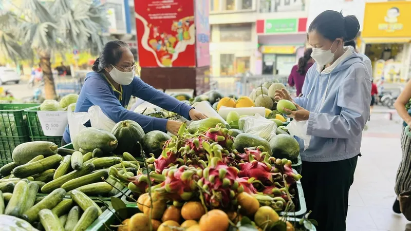 Các mặt hàng trái cây tươi bán tại siêu thị Co.opmart trên địa bàn TPHCM 