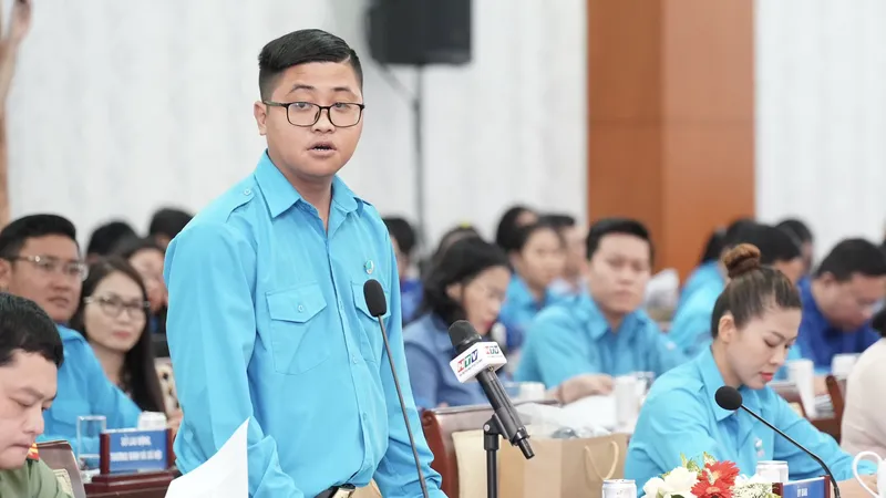 Các bạn thanh niên tham gia hiến kế xây dựng, phát triển TPHCM. Ảnh: HOÀNG HÙNG