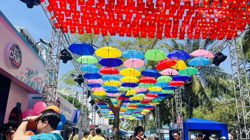 Khách check-in tại không gian Ngày hội Du lịch TPHCM