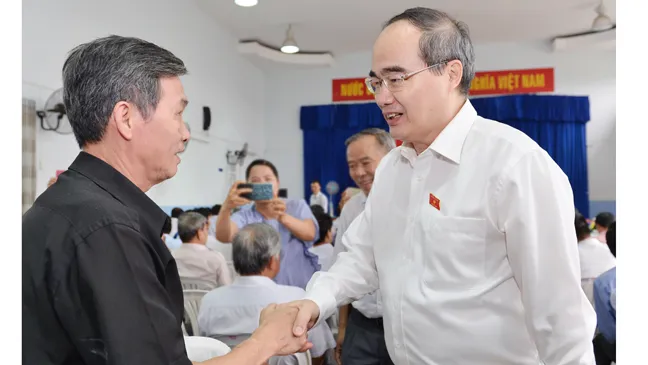 Cử tri huyện Nhà Bè bức xúc “tháng 30 ngày, ngập 26 ngày“