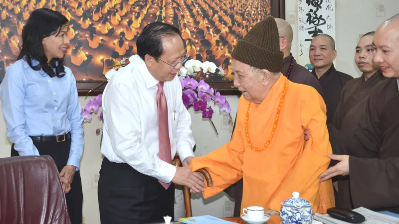 Lãnh đạo TPHCM thăm, chúc tết 3 Phó Pháp chủ Hội đồng Chứng minh Giáo hội Phật giáo Việt Nam