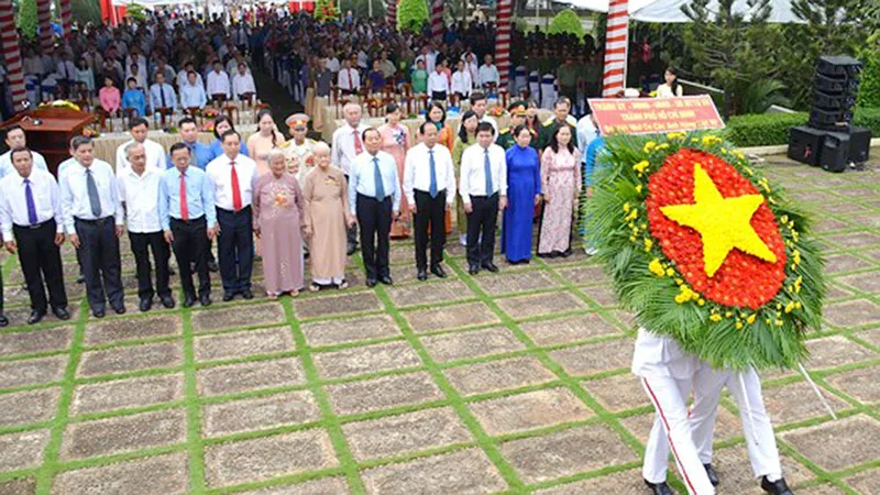 Tri ân người ngã xuống bằng cách làm cho đất nước đi lên