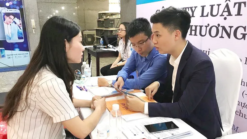 Đại học Luật TPHCM công bố tỷ lệ cử nhân có việc làm 