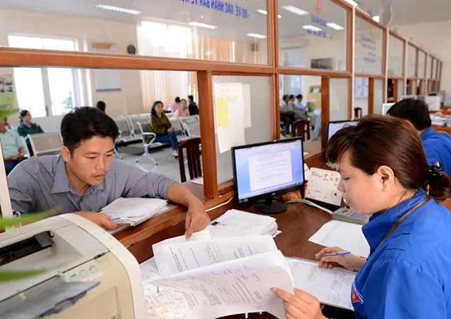 TPHCM khắc phục tình trạng “cửa khó vào, người khó gặp, vẻ mặt khó coi”