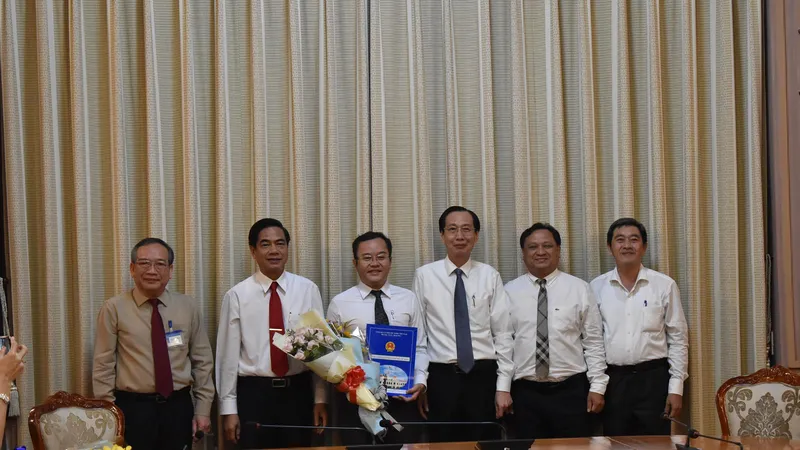 Ông Trần Thúc Chương làm Phó Chủ tịch UBND quận 11